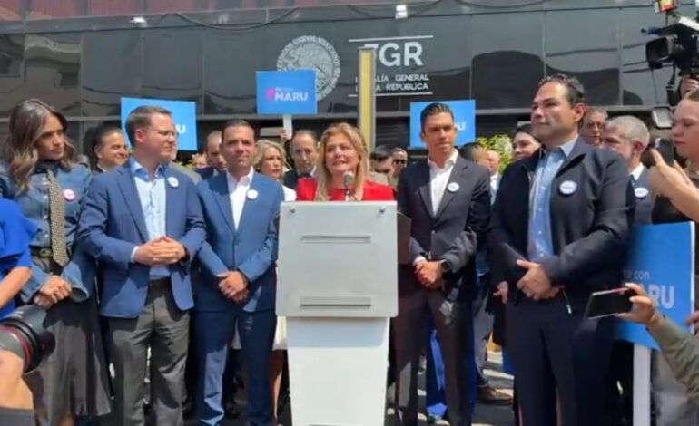 “¡No le van a tocar un solo pelo! Dice líder del PAN desde la sede de la FGR sobre el caso Maru Campos”