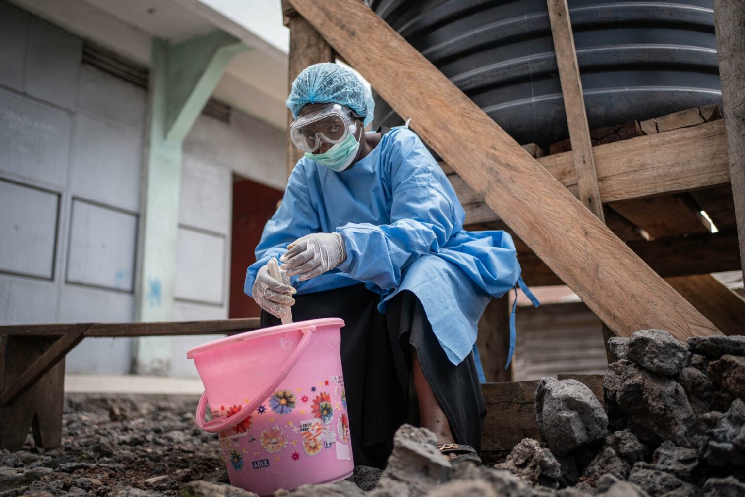 OMS y RD del Congo trabajan para lograr una vacuna contra la cepa del actual brote de ébola